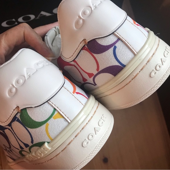 🌈 Coach Clip Low Top Sneaker In Rainbow Signature Canvas - Picture 11 of 16